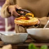 Staub öntöttvas kerek grillserpenyő fekete 1,2 l 30 cm